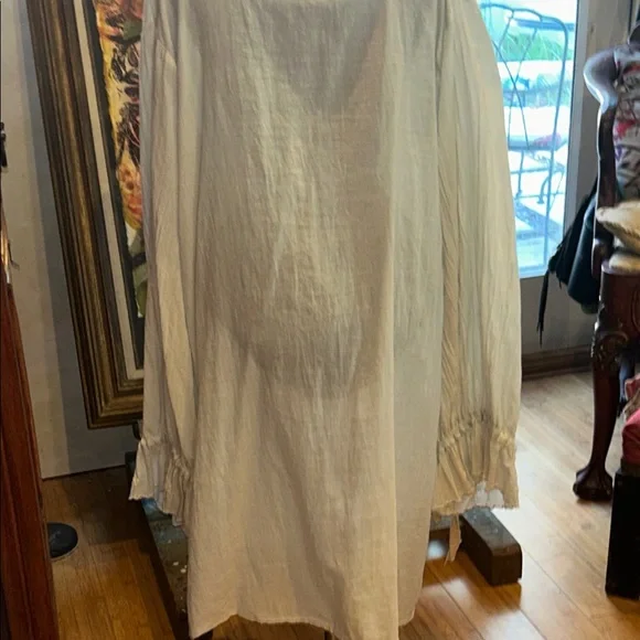 Magnolia Pearl Cream Poets Blouse - Picture 8 of 8